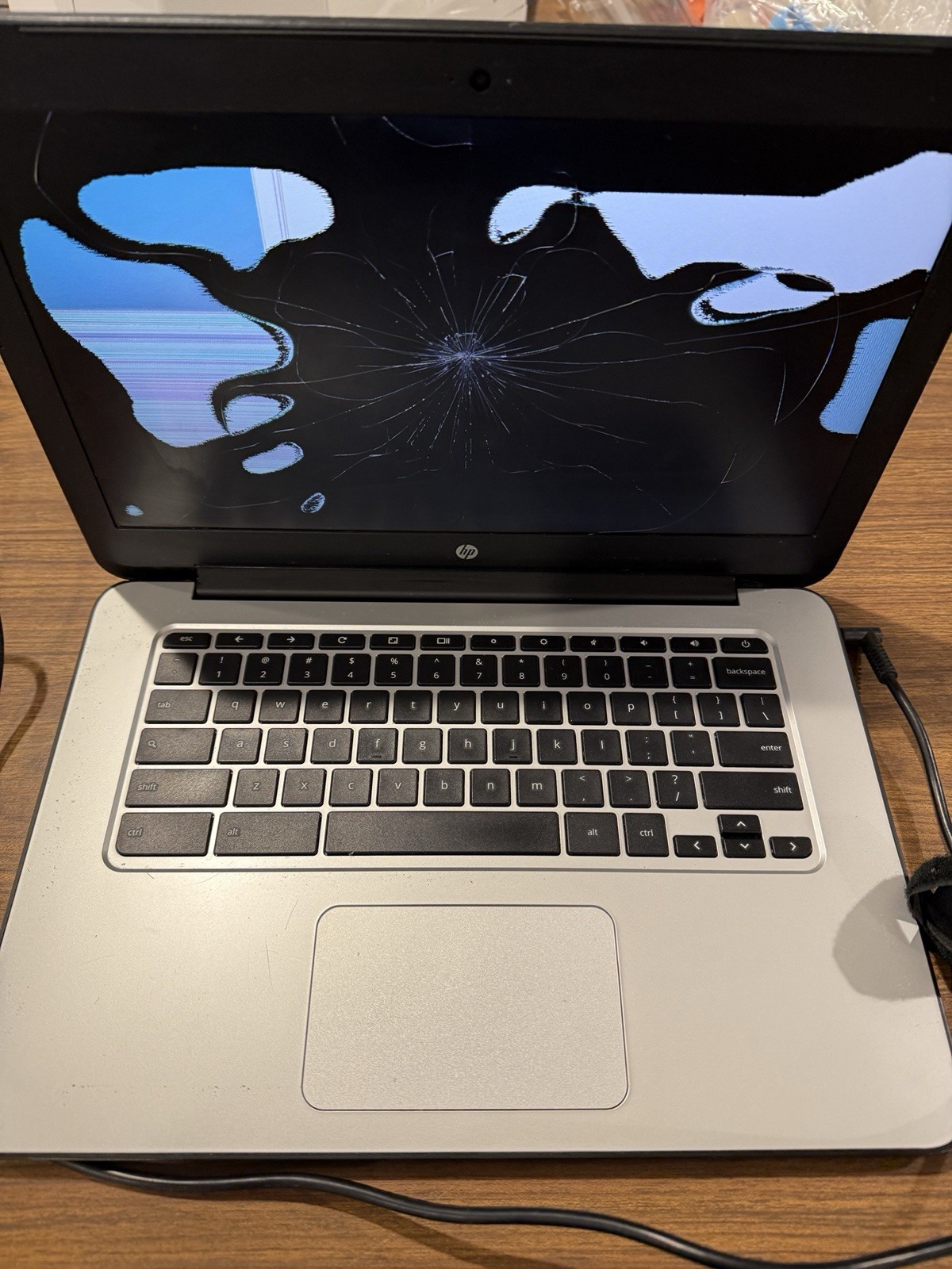 HP Chromebook 14 G3 Works. Cracked Screen