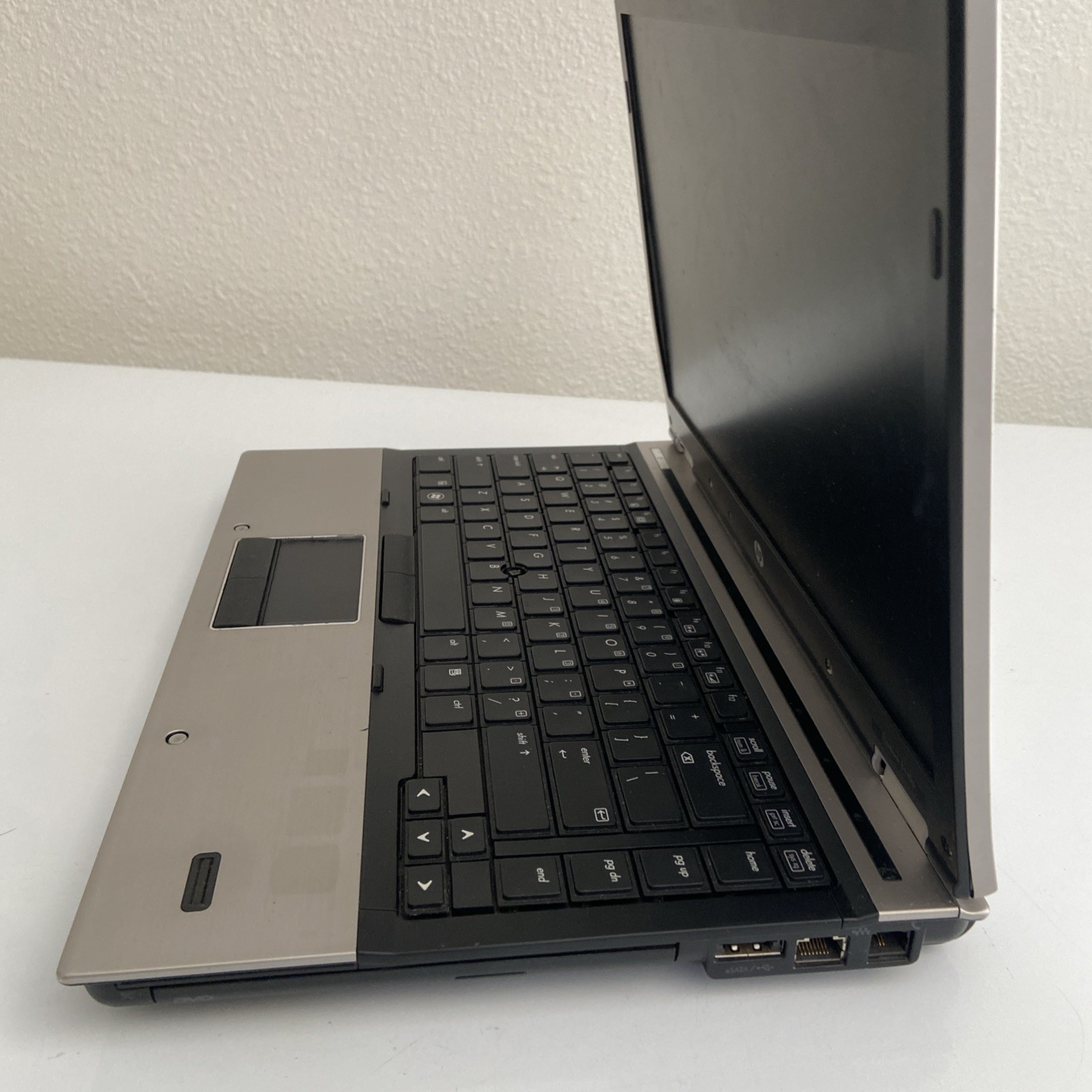 HP EliteBook 8440P Intel i5-M520 2.4GHz 4GB 160GB HD NO COVER , NO BATTERY AS IS