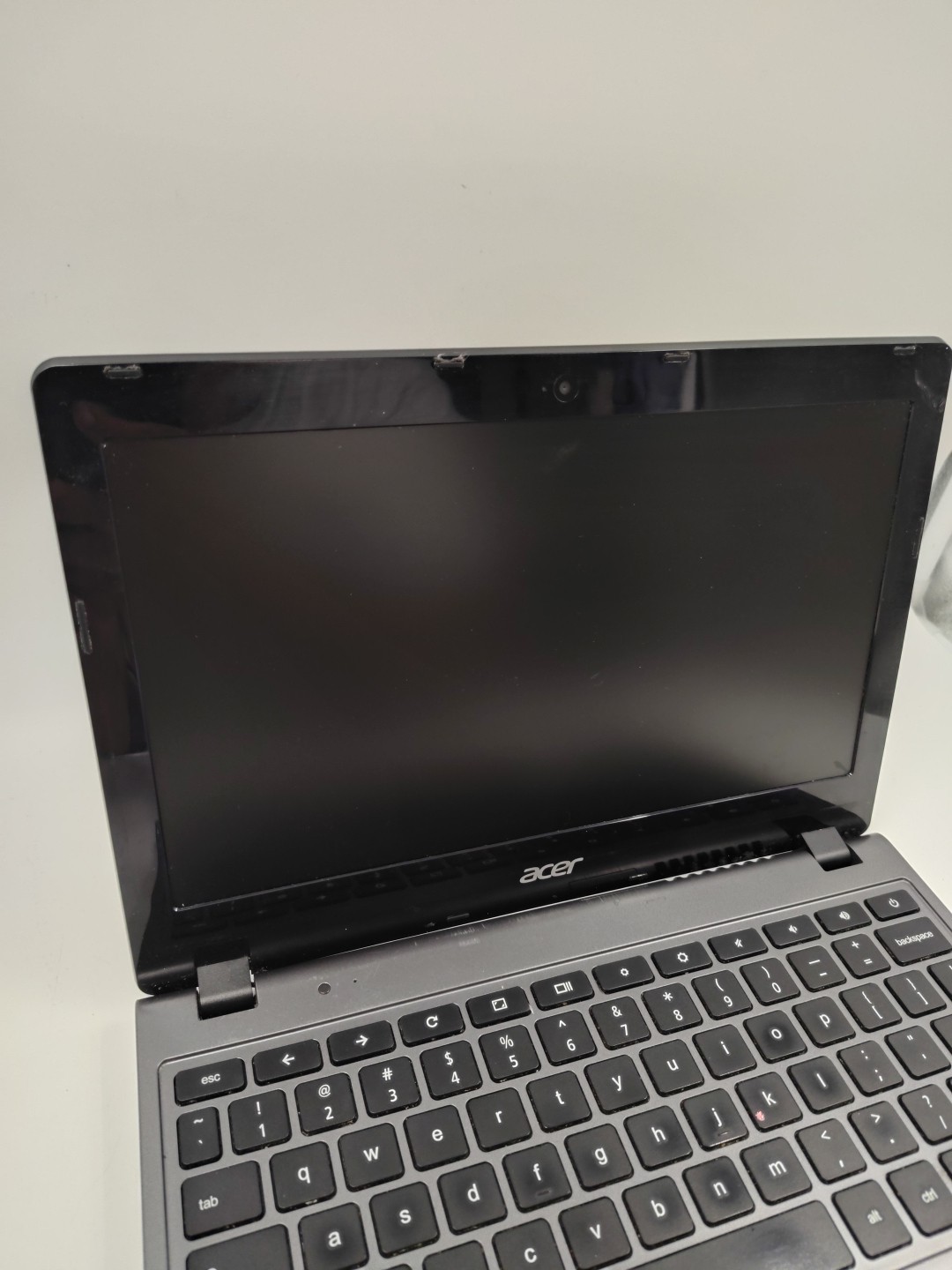 Acer Chromebook C720 Series ZHN 11.6″ Laptop Without AC Adapter For Parts As Is!