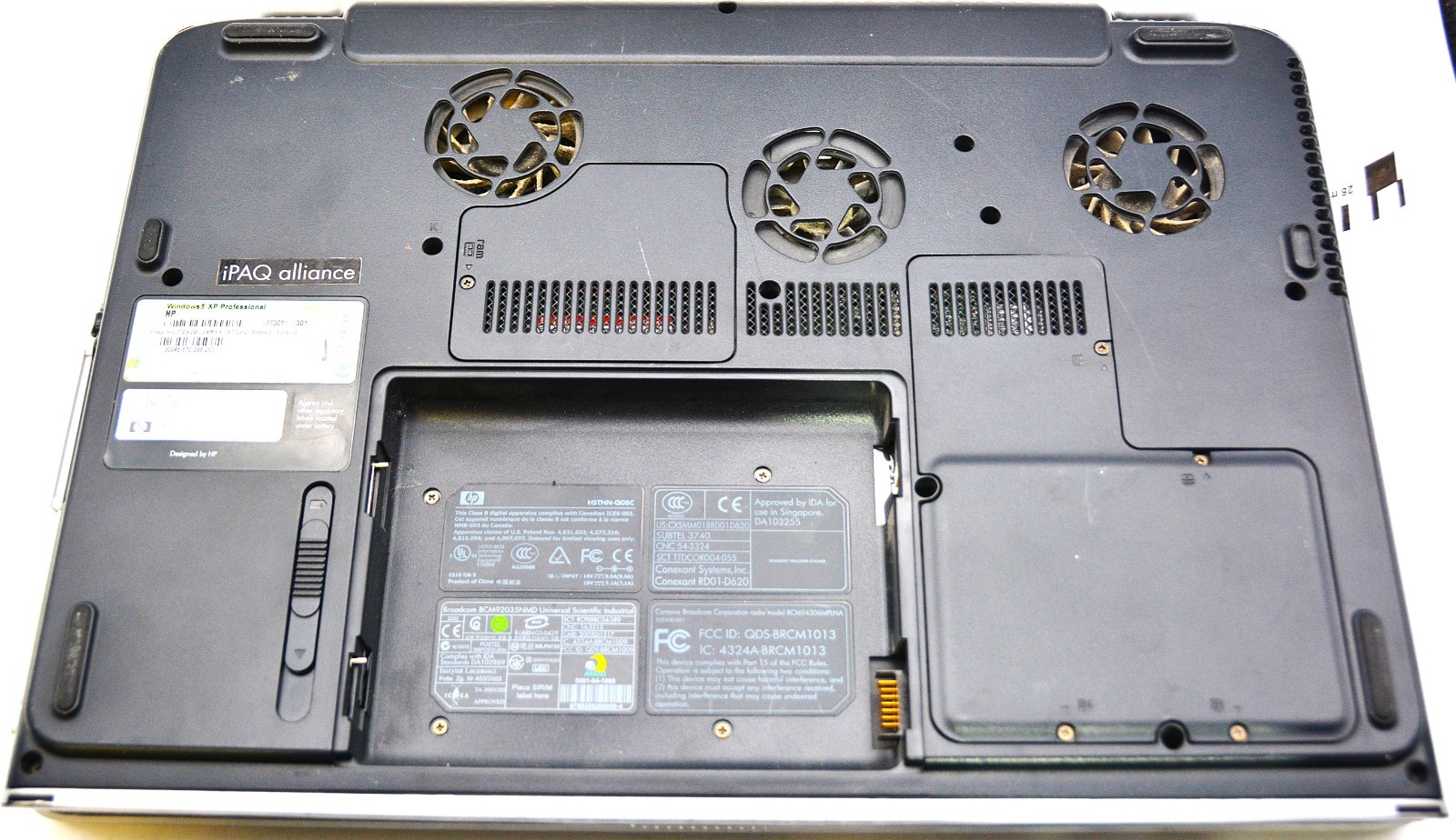 HP Pavilion zd8000 1GB DDR2 NO OS/NO STORAGE/NO AC *PARTS/REPAIR/READ*