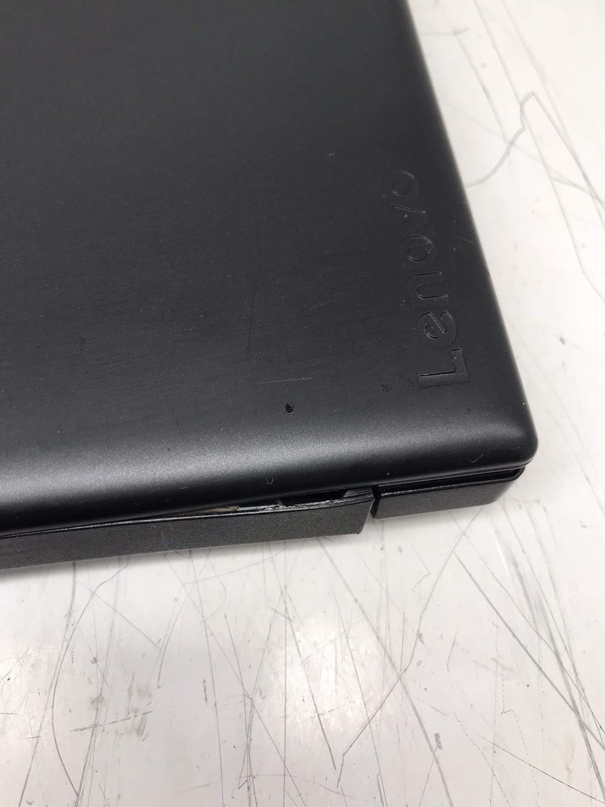 Lenovo Thinkpad E475 14″ AMD A10-9600P 2.4GHz 8GB RAM No HDD/SSD – Boots to BIOS