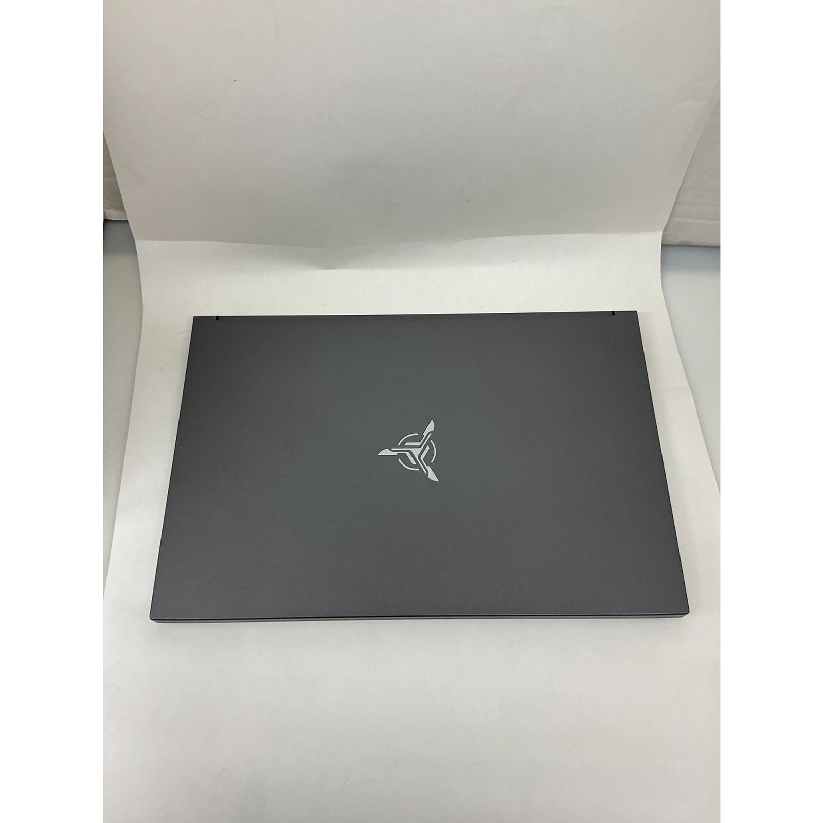 Skytech Gaming Lumi Gaming Laptop Intel 12450H,RTX 3050,1TB NVMe M.2, 16GB-USED