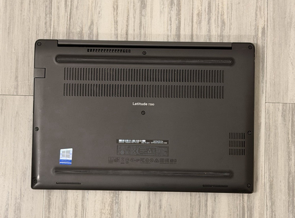 Dell Latitude 7390 Intel i5, 8GB RAM , 256GB SSD, Win 11 Charger Included