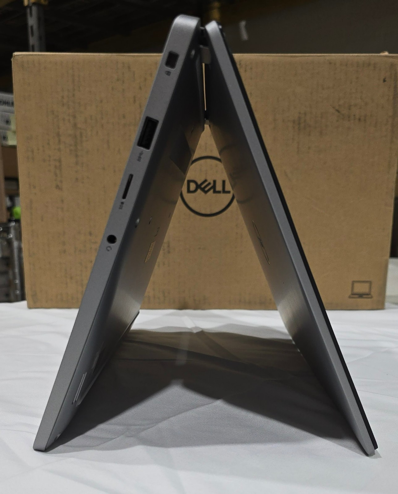 Dell Latitude 3310 2-in-1 Touchscreen 13.3″ FHD Laptop – i5-8265U 8GB 256GB SSD