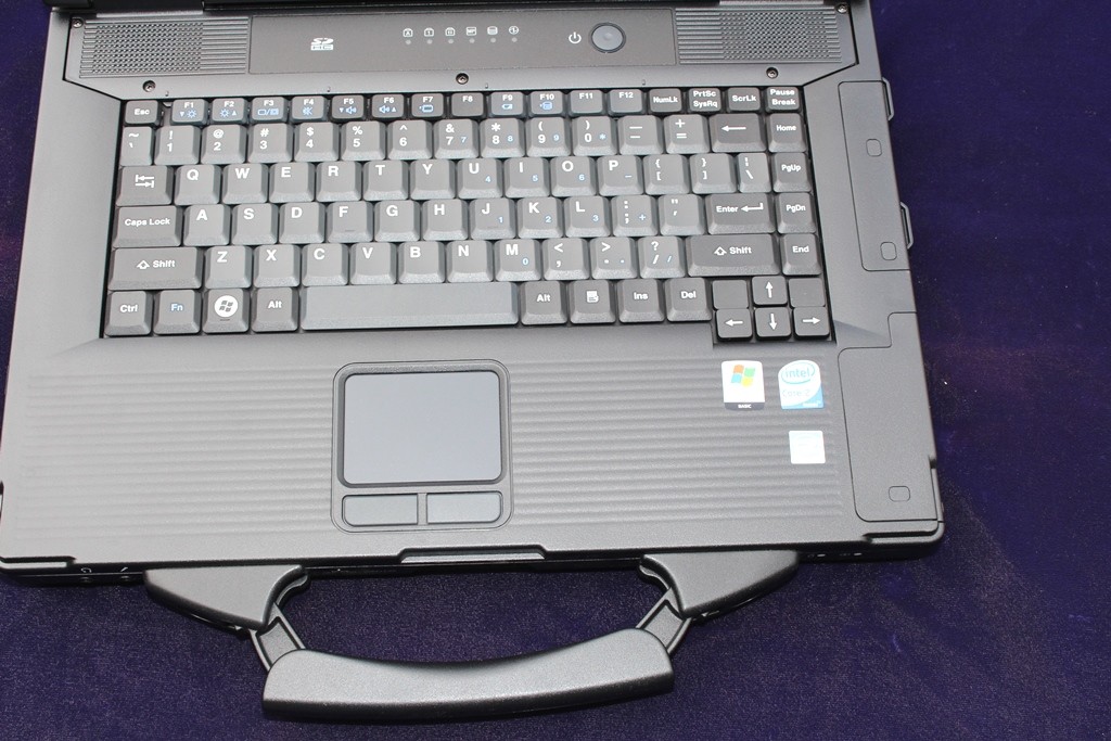 PANASONIC CF-52 MK2 / 2.26GHz, 256SSD 4GB CD/DVD WI-FI WIN 7 PRO