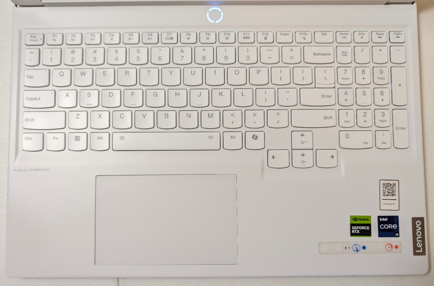 Lenovo Legion 7i 16” QHD+ 240Hz (Core i9-14900HX, 32GB/1TB SSD, RTX 4070) White