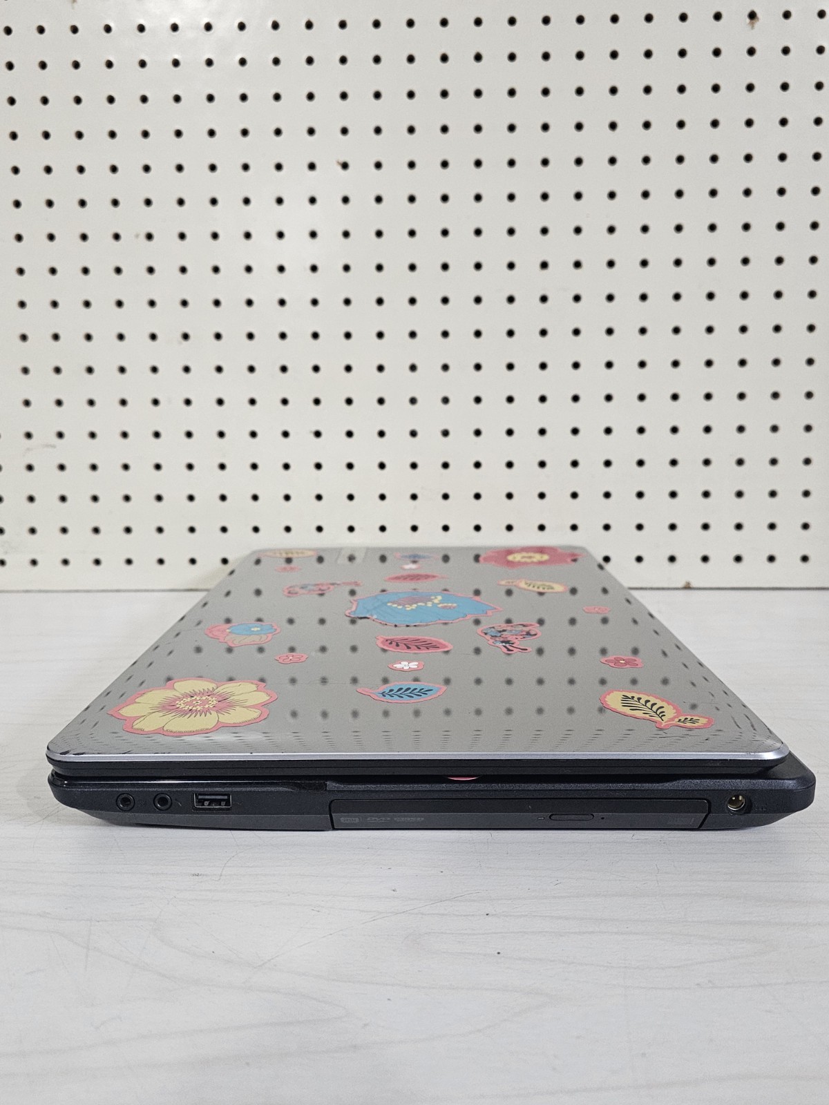 Gateway EG70 Laptop – 8GB RAM – 250GB HDD – WON’T POWER ON – BAD BATT – NO OS