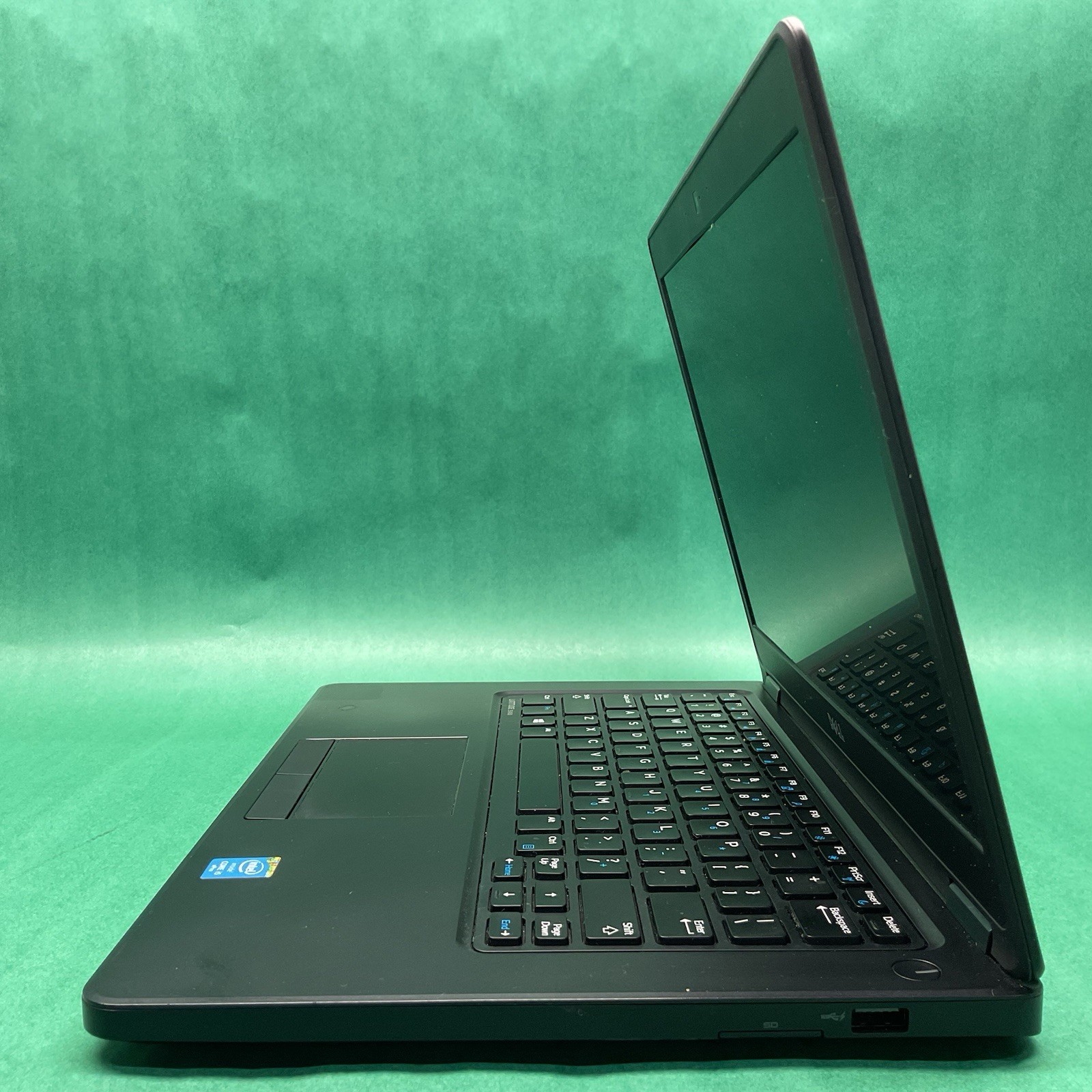 14″ Dell Latitude E5450 Powers On – NO HARD DRIVE- Untested
