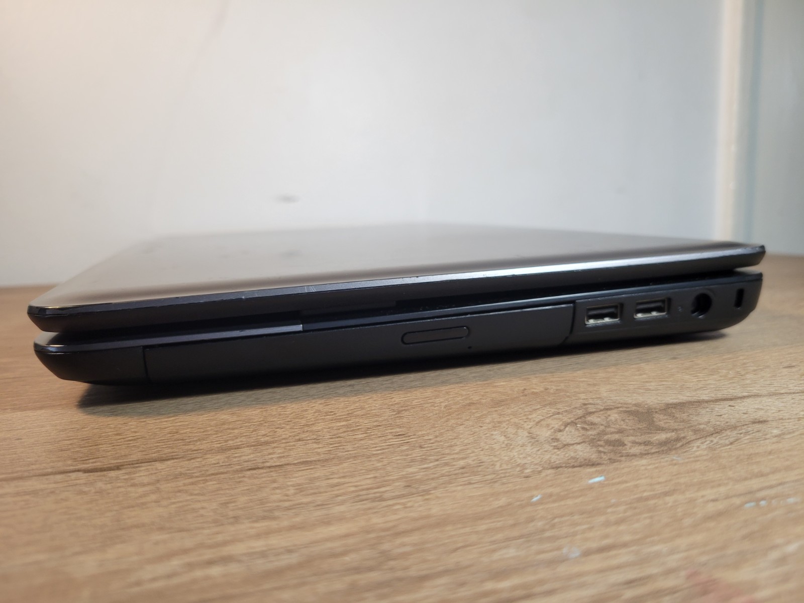 hp 655 E1 Vision black Laptop With Cover