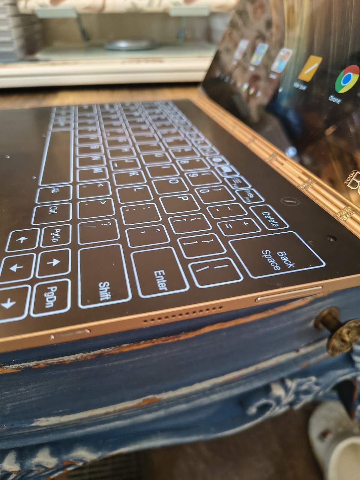 Lenovo Yoga Book YB1-X90F 64GB Wifi 10.1 In Champagne Gold Used