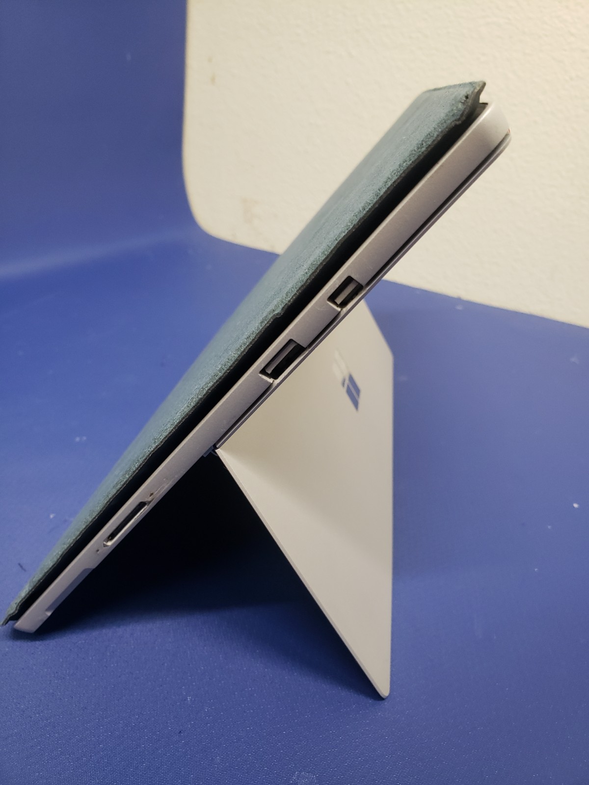 Microsoft Surface Pro 6 1796 Core i5-8350U @1.70GHz |8GB RAM |256GB SSD *No AC