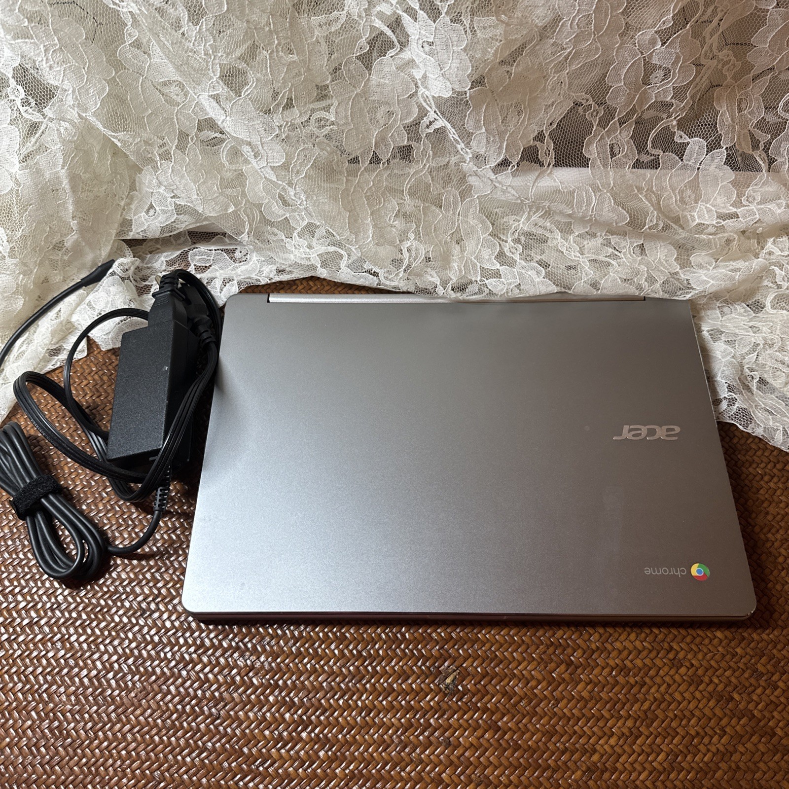 Acer Chromebook R13 CB5-312T-K95W 13.3″ Convertible Laptop 4GB RAM, 64GB