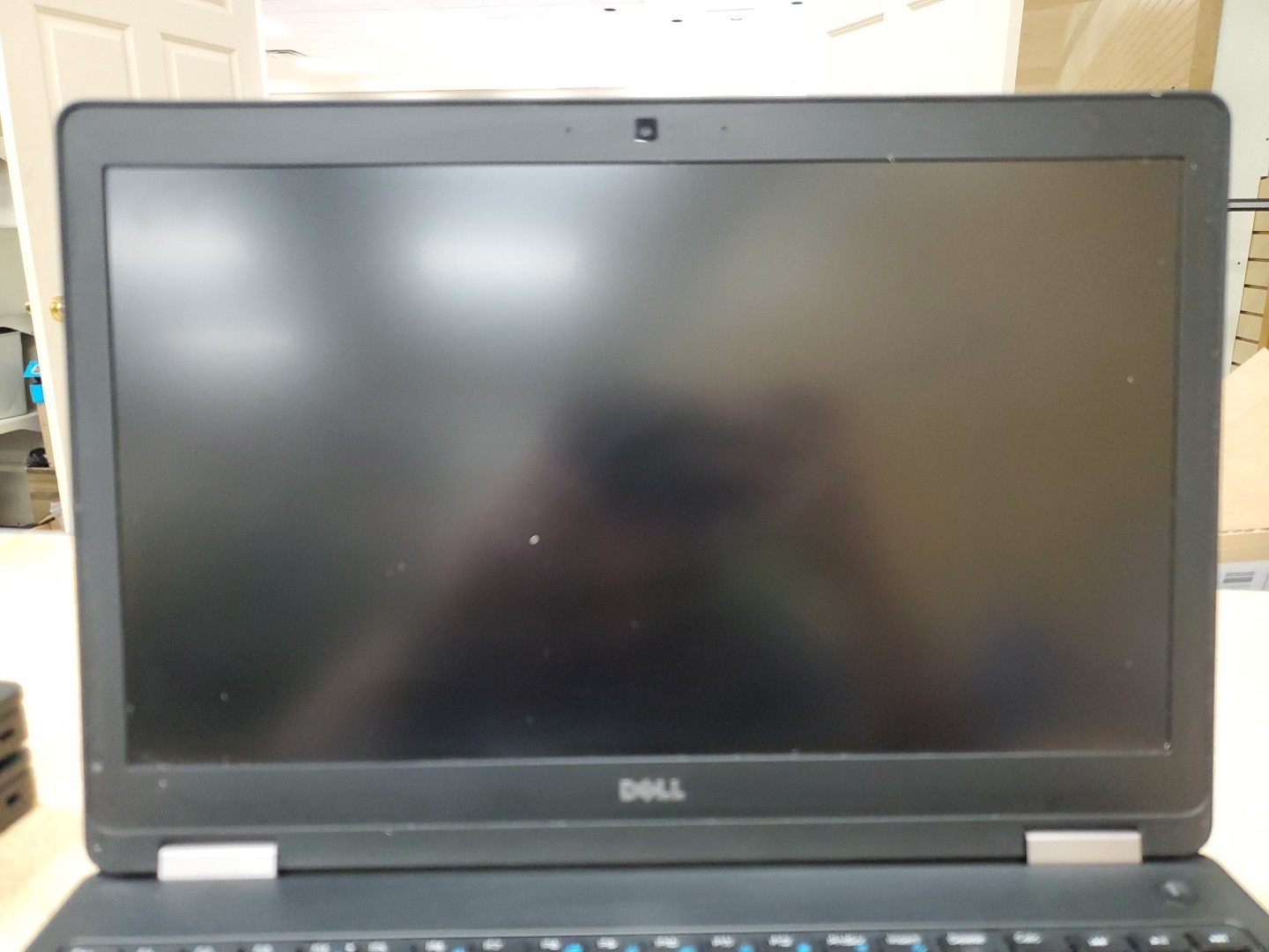 Dell Latitude E5570 15.6″ (500g SSD, Intel Core i5 6th Gen., 8GB) 042026-3