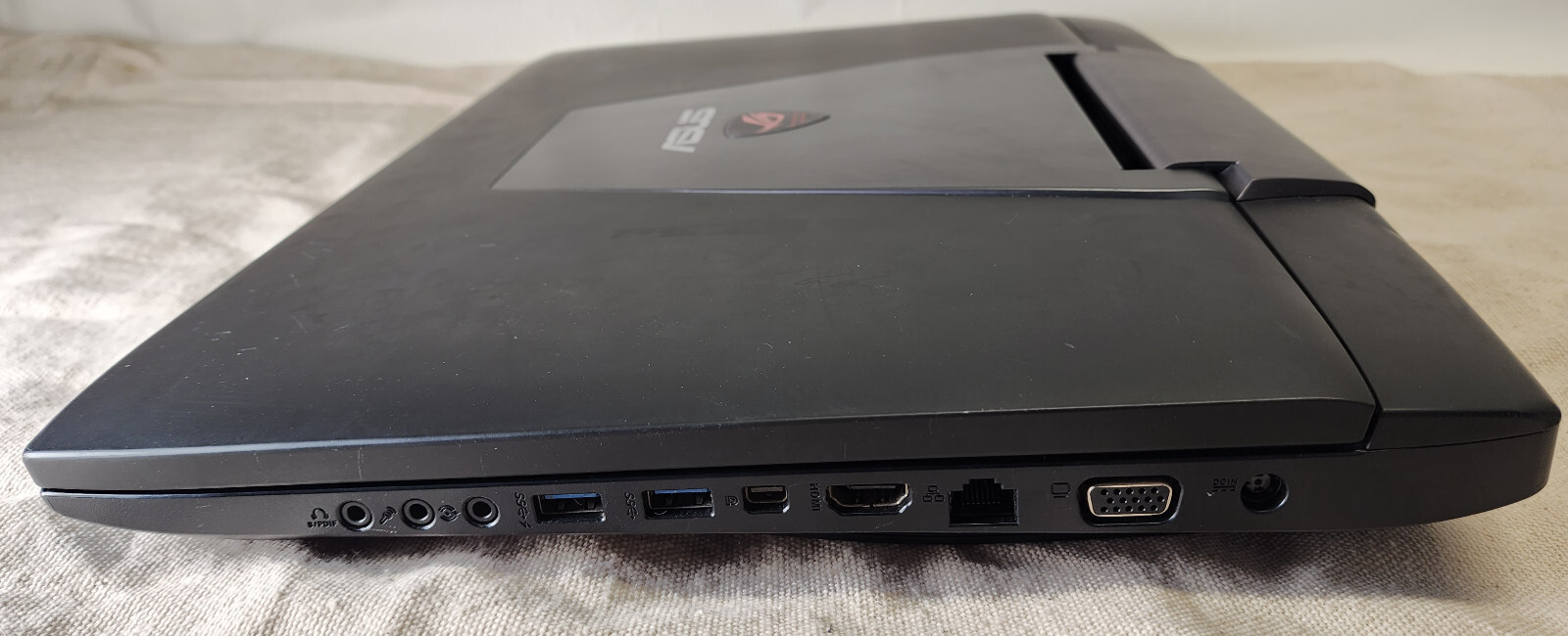 ROG Black Red Gaming Laptop 17″ ASUS G751J i7-4710HQ 2.50 GHz GTX980M 1TB HD 24G