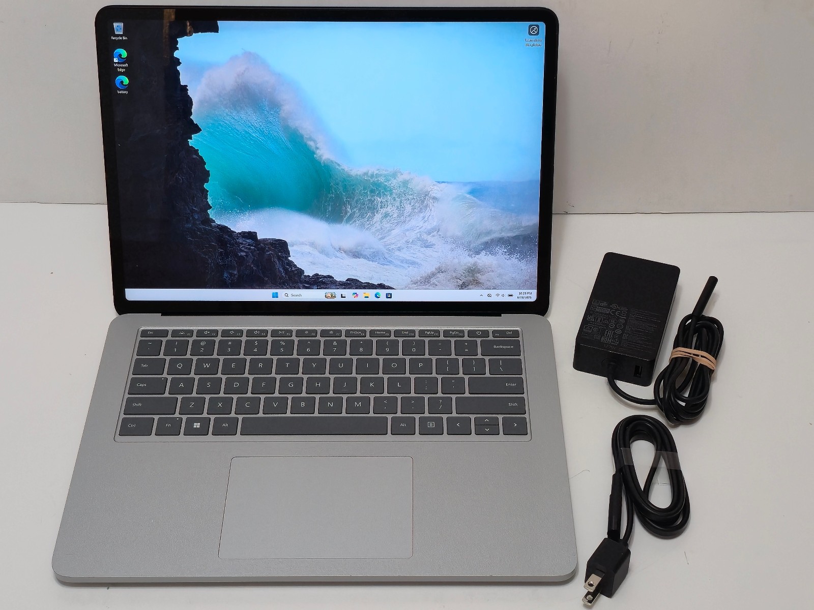 Surface Laptop Studio 1964 Core i7-11370H 32GB RAM 1TB SSD 14.4″ A2000 GPU 4 GB