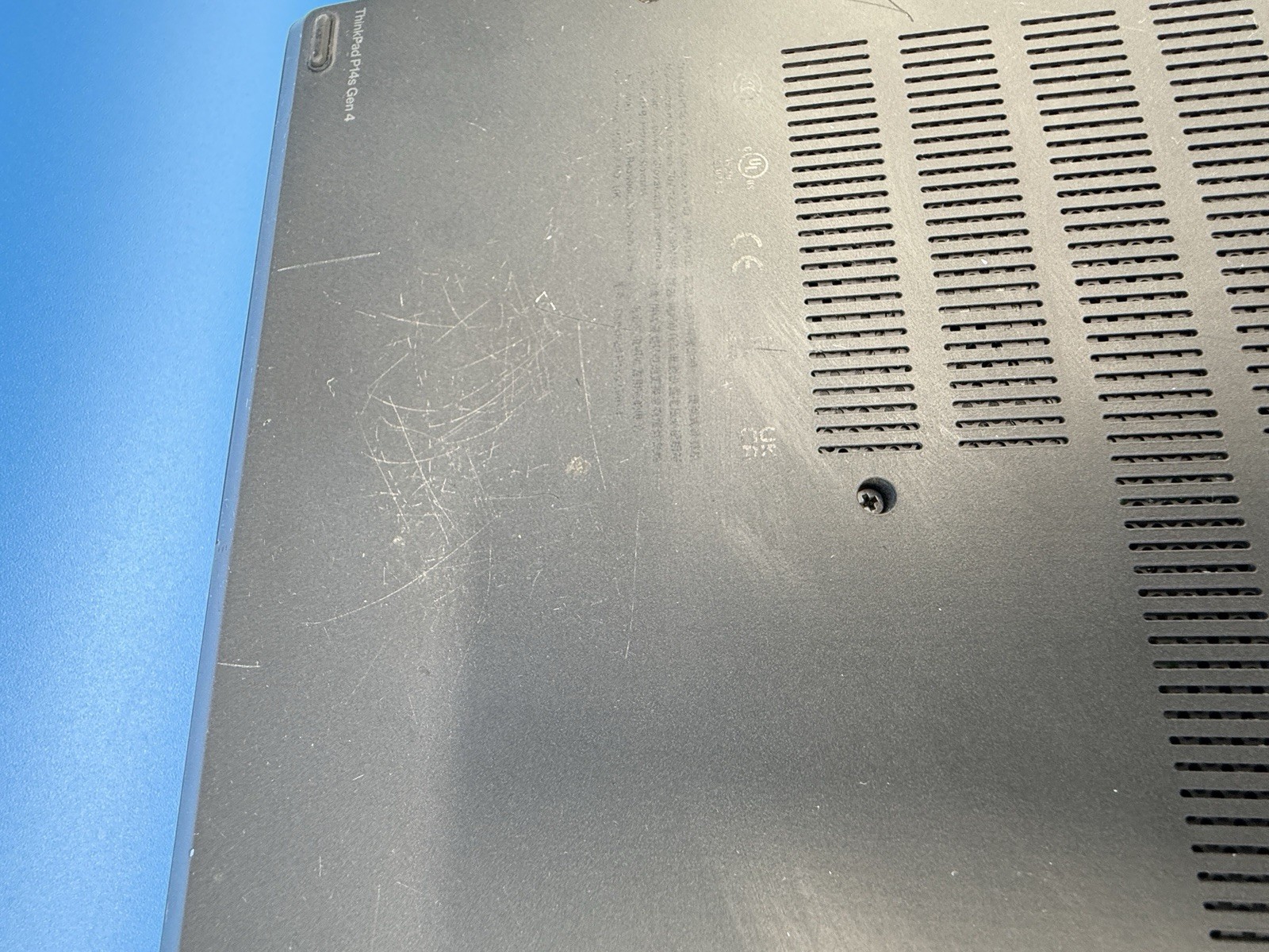 Lenovo ThinkPad P14s Gen 4 i7-1360P 16GB 512GB SSD RTX A500 Win 11 Pro