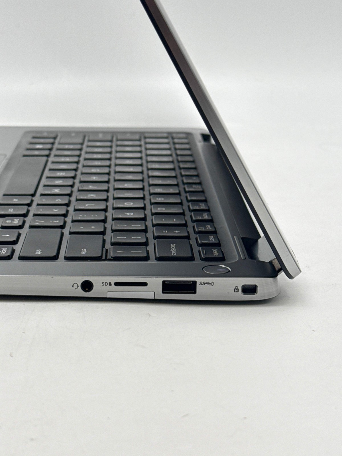 Dell Latitude 7400 2-in-1 Intel Core i5-8365U 8GB RAM 512GB SSD – Used