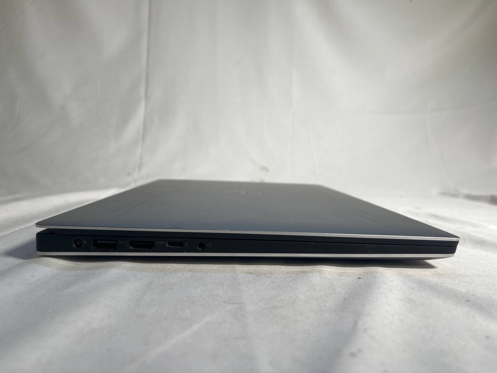Dell XPS 15 9550 i7-6700HQ 8GB 256GB NVMe SSD 15.6″