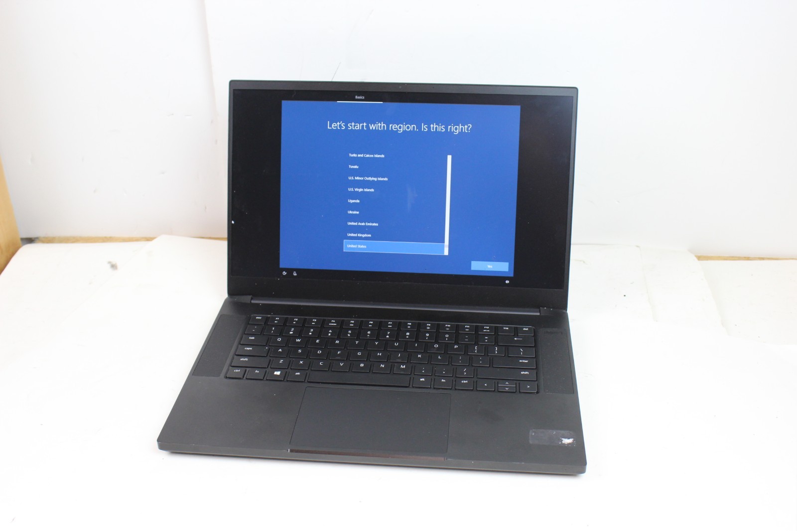 AS IS CASE DAMAGE Razer Blade 15 i7-10750H 32GB RAM 1TB SSD w/ OS