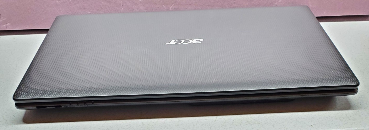 Acer Aspire 5750Z-4835 /Pentium B940 2.0GHz/8G Ram/250G SSD/Win7H