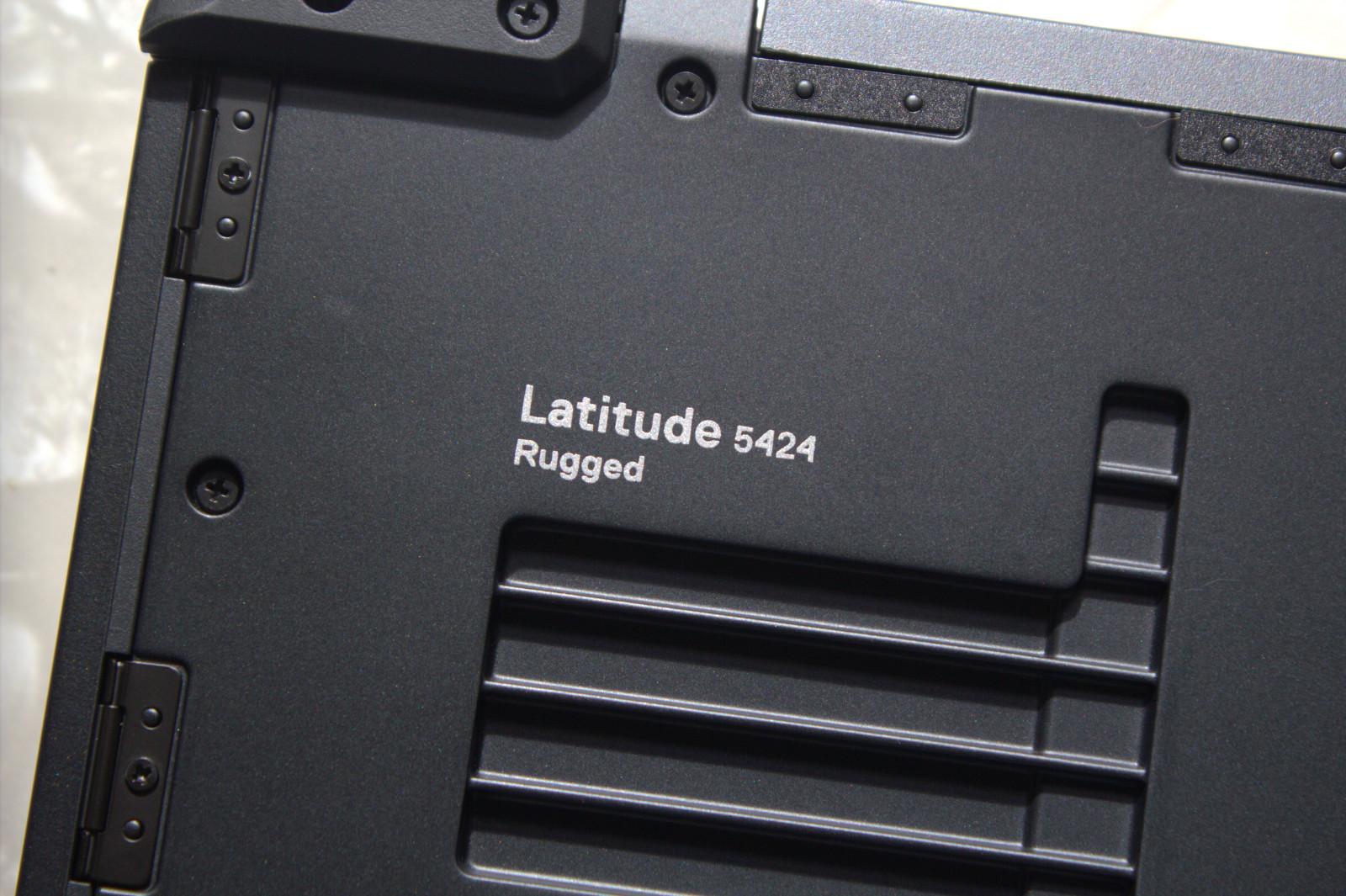 Dell Latitude 5424 Rugged i7-8650U AMD RX540 256GB SSD 32GB RAM Touch 4G 2x Batt