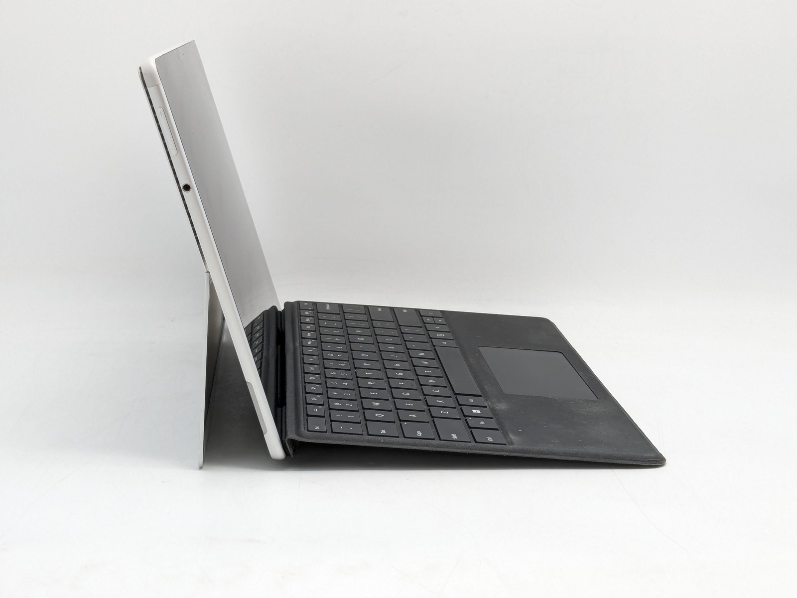 Microsoft Surface Pro 8 13″ i5-1145G7 16GB DDR4 256GB SSD Windows 11 Home