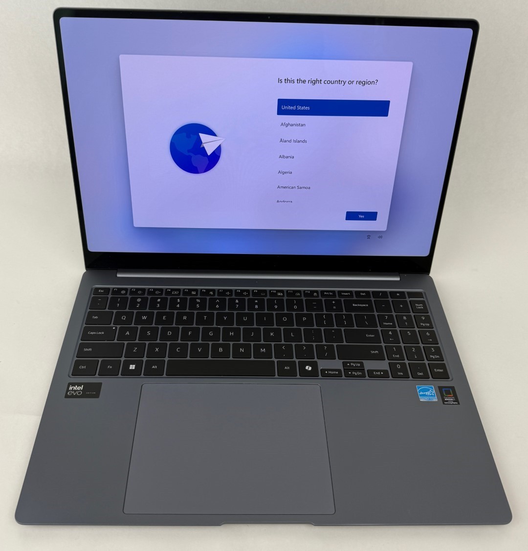 Samsung NP960XGK 16″ 2880×1800 Touch Ultra 7-155H 32GB 1TB SSD W11H Laptop