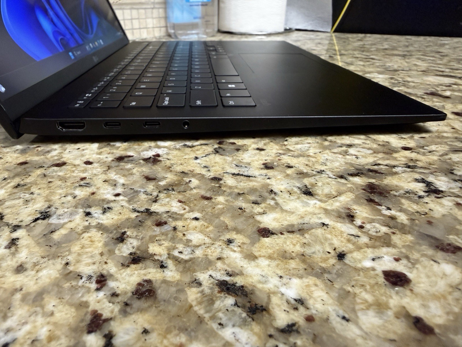 LG Gram 15 Ultra-Light Laptop Intel Core Ultra 7 16GB 1TB SSD W11