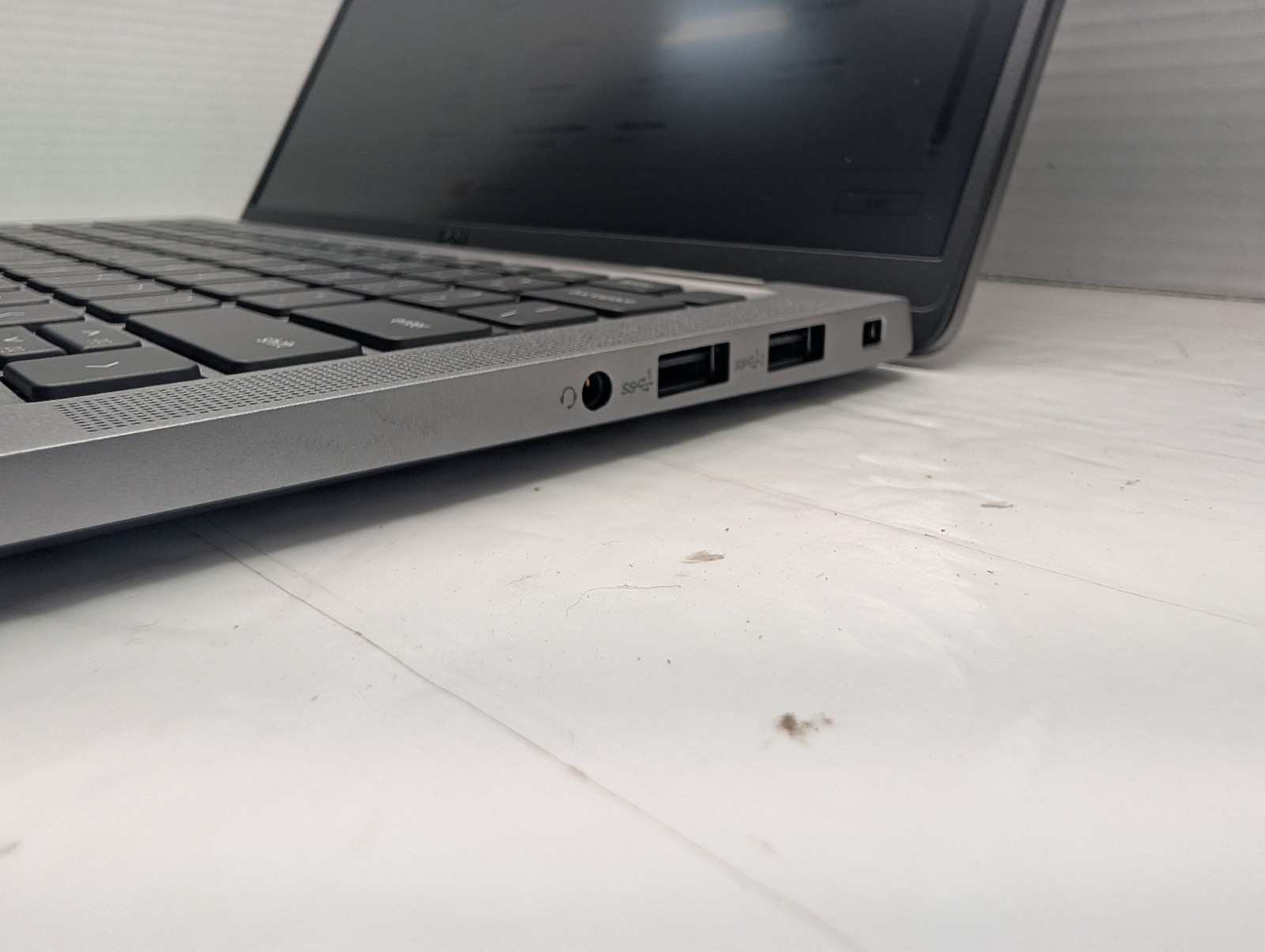 Dell Latitude 7450 14″ FHD+ ULTRA 5 135U 256GB SSD 16GB W11P Webcam FPR