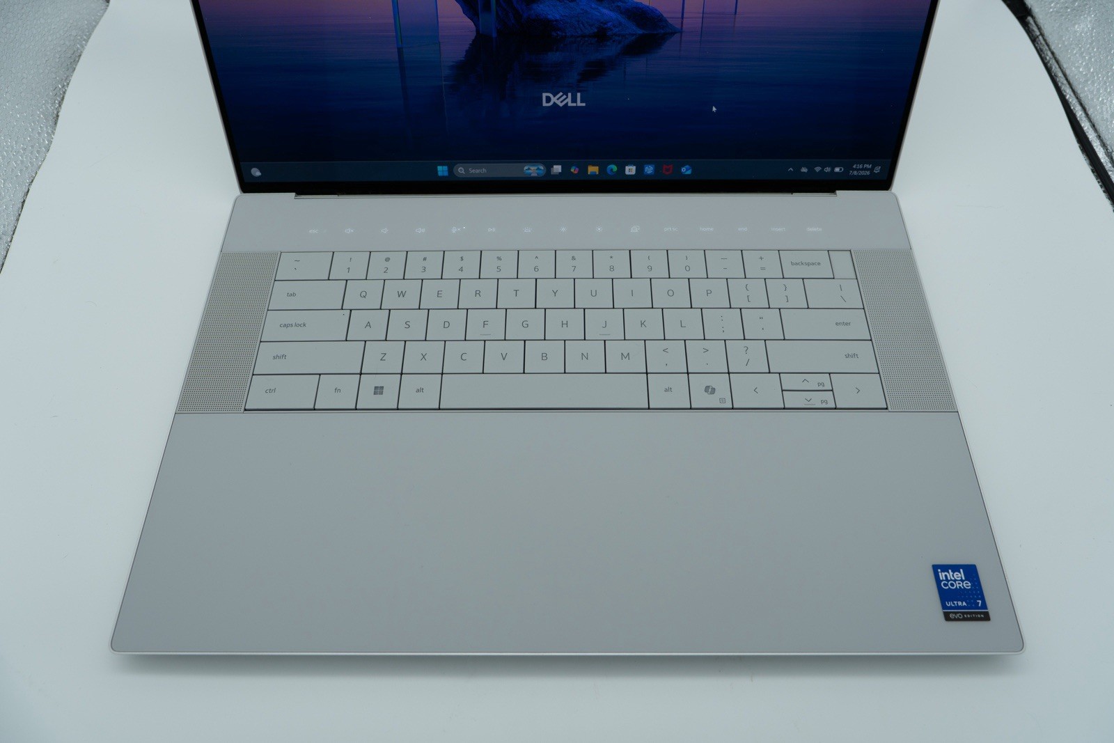 Dell 16 (XPS 16) Premium, 4K OLED Touch, Ultra 7 255H 32GB 1TB RTX 5050