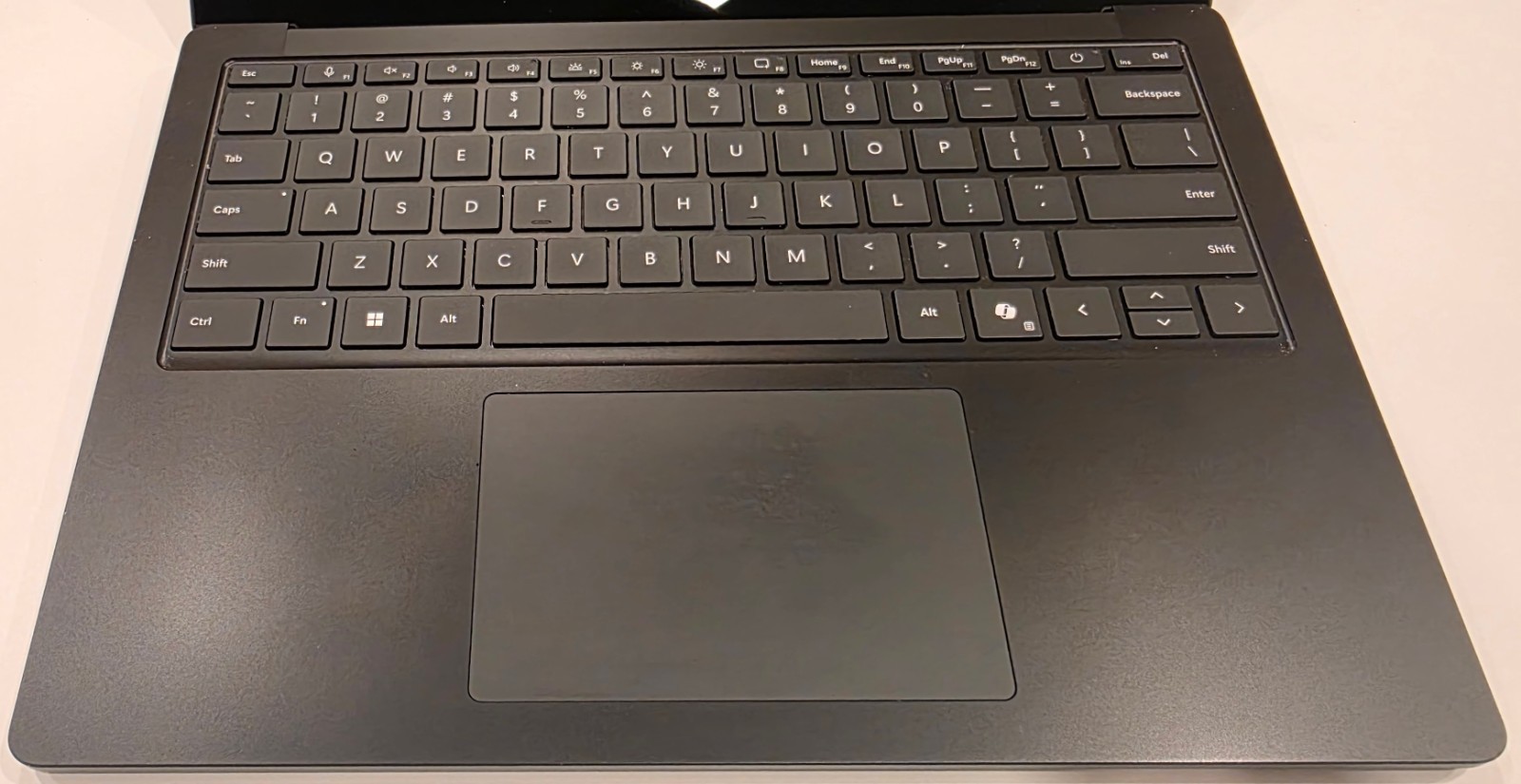 Microsoft Surface Laptop 6 Ultra 7 165H AI 16GB RAM, 512GB Windows 11 Copilot