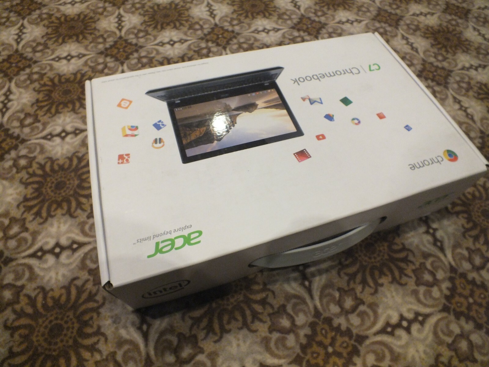 Acer C710 11 inch Chromebook l 8GB RAM l SSD New Lightweight HDMI