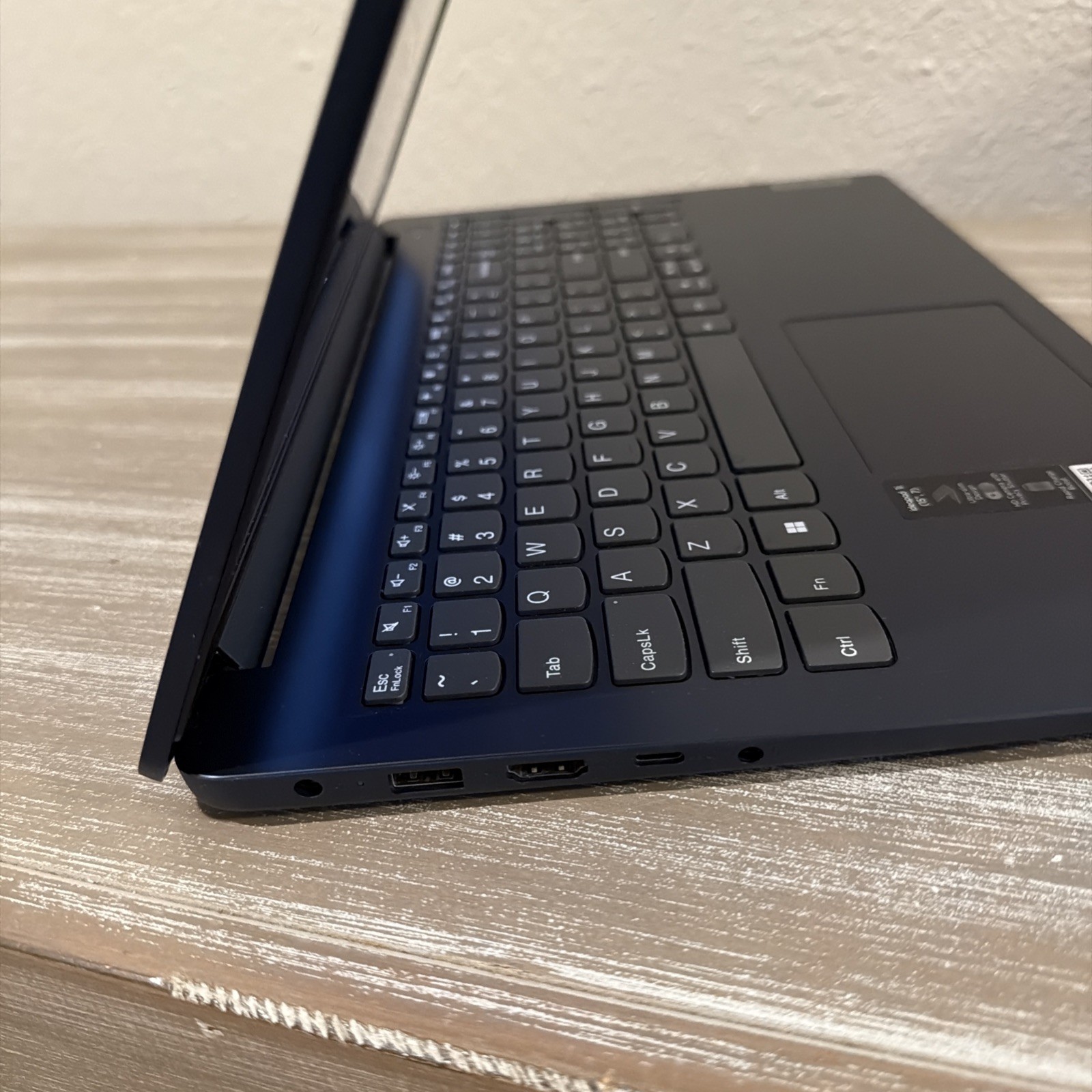 Lenovo IdeaPad 1/ 15.6″/ 512GB SSD, Intel Core i5-1235U, 1.30GHz, 12GB.Touch Scn