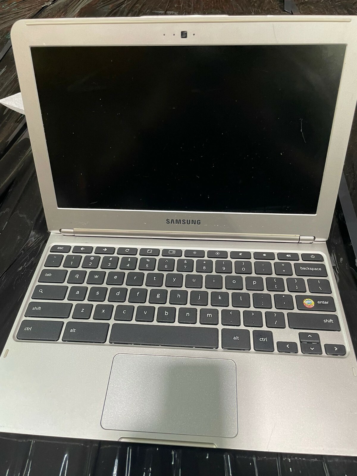 Samsung Chromebook XE303C12 FOR PARTS FREE SHIPPING includes ac charger!!!