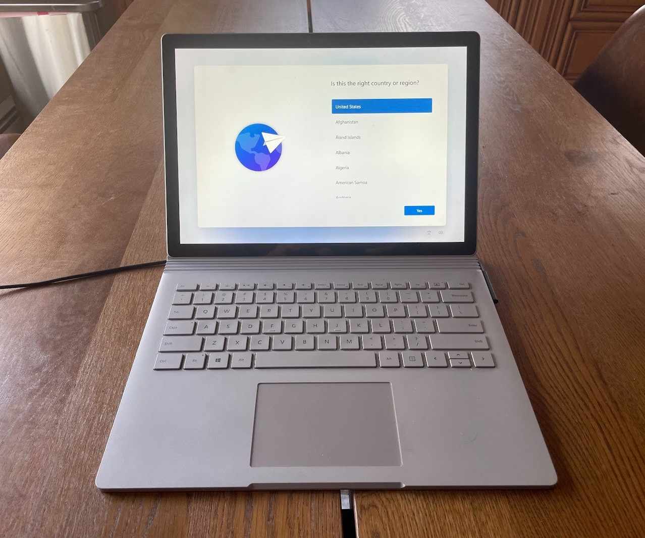 Microsoft Surface Book 1703 (READ DESC) – i5 6300u, 8GB RAM, 128GB SSD, Win 11