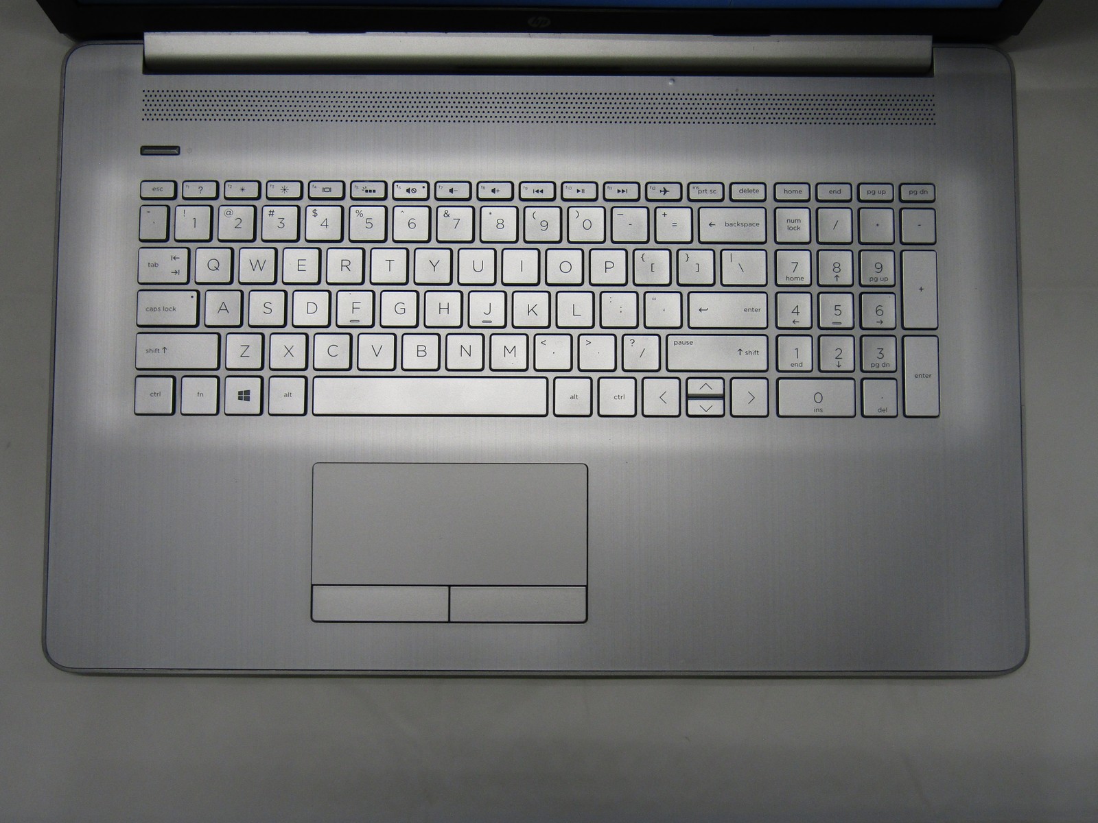 HP 17-by3063st 1.2GHz Core i3-1005G1 8GB RAM 1 TB HDD & 128GB SSD 17″ HD+ NO OS