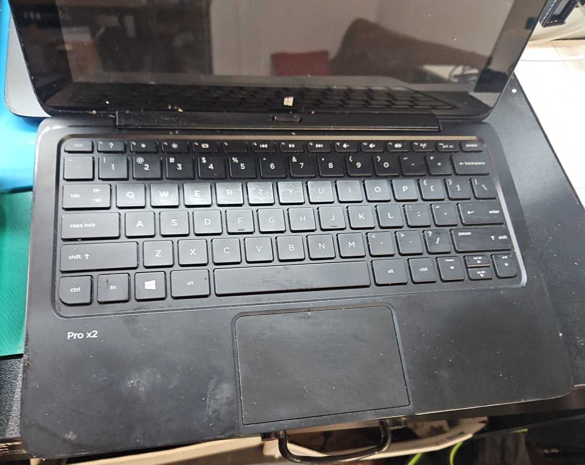 LOT 4 HP Pro x2 410 G1 11.6″ i5-4202Y 1.6GHz 4GB 2-in-1 Laptops FOR PARTS AS IS