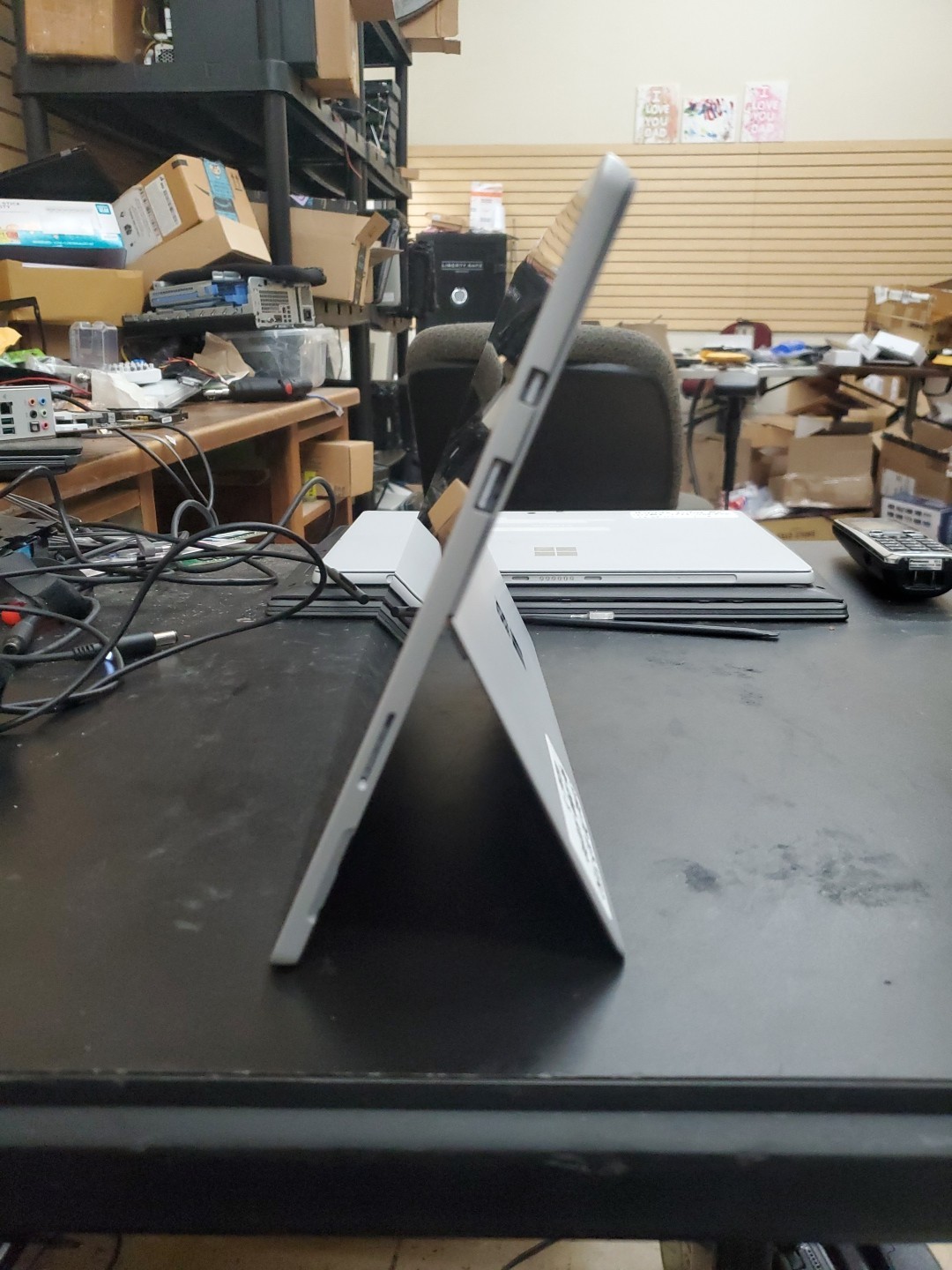 Microsoft Surface Pro (M3-7Y30, 4gb RAM 128gb SSD, W11Pro) 111225-7