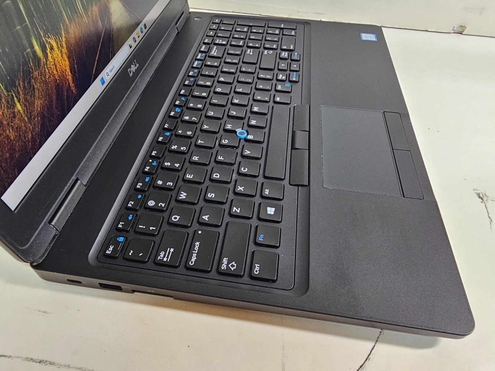 Dell Precision 3530 Laptop – 2.6 GHz i7-8850H 16GB 256GB SSD Webcam 15.6″ – SP1