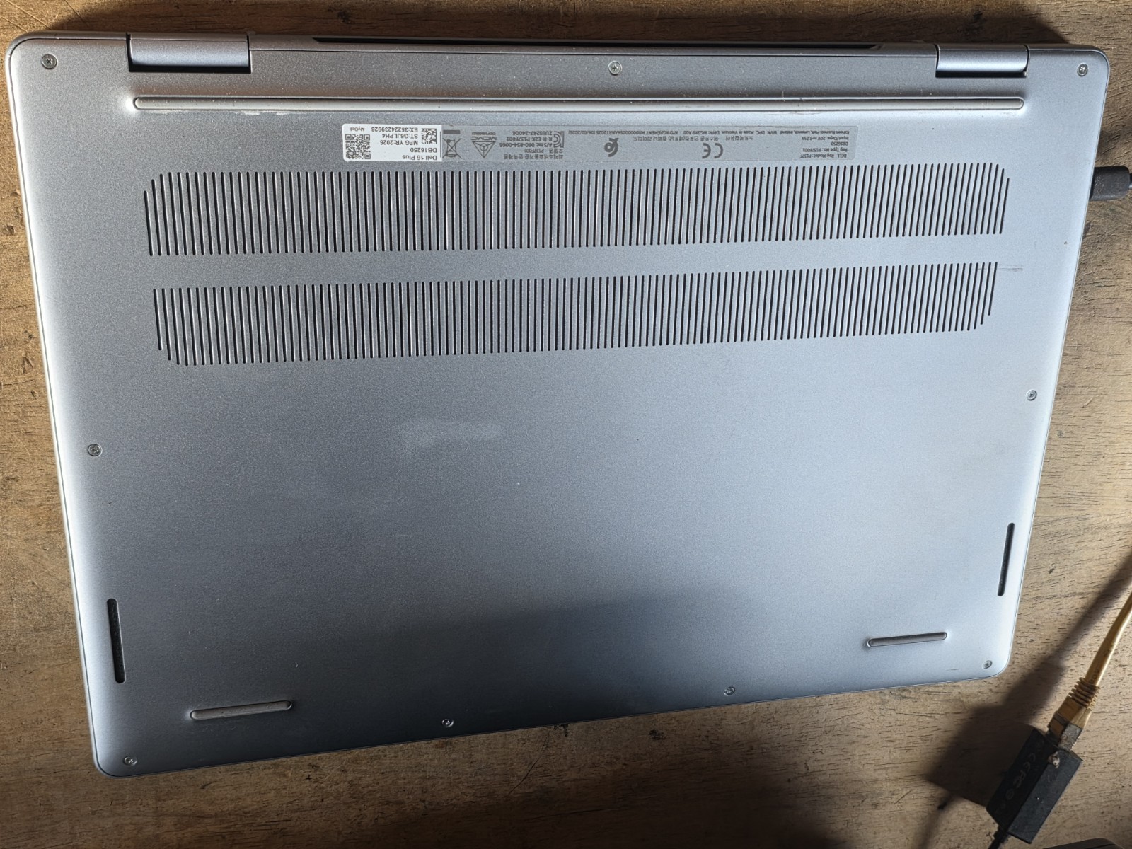 Dell 16 Plus DB16250 16 Silver FHD 3.3 GHz Ultra 9 288V 32GB 1TB SSD B