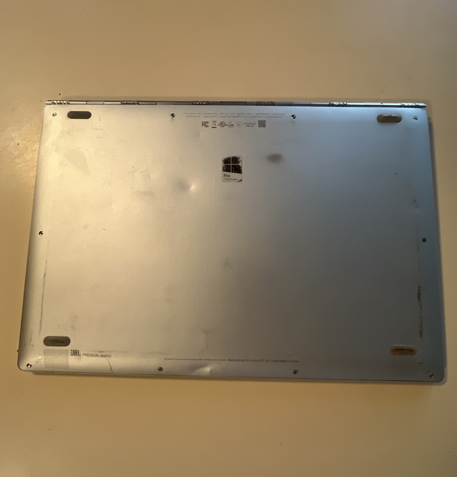 Lenovo Yoga 910-13IKB 14″ Touch 80VF Intel i7-7500U 2.7GHz 16G (For Parts)