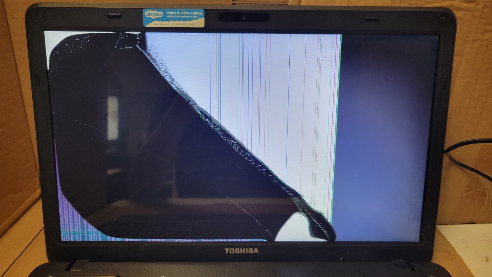 Toshiba Satellite C655D-S5130 15.6” Laptop – Screen Damage For Parts or Repair –