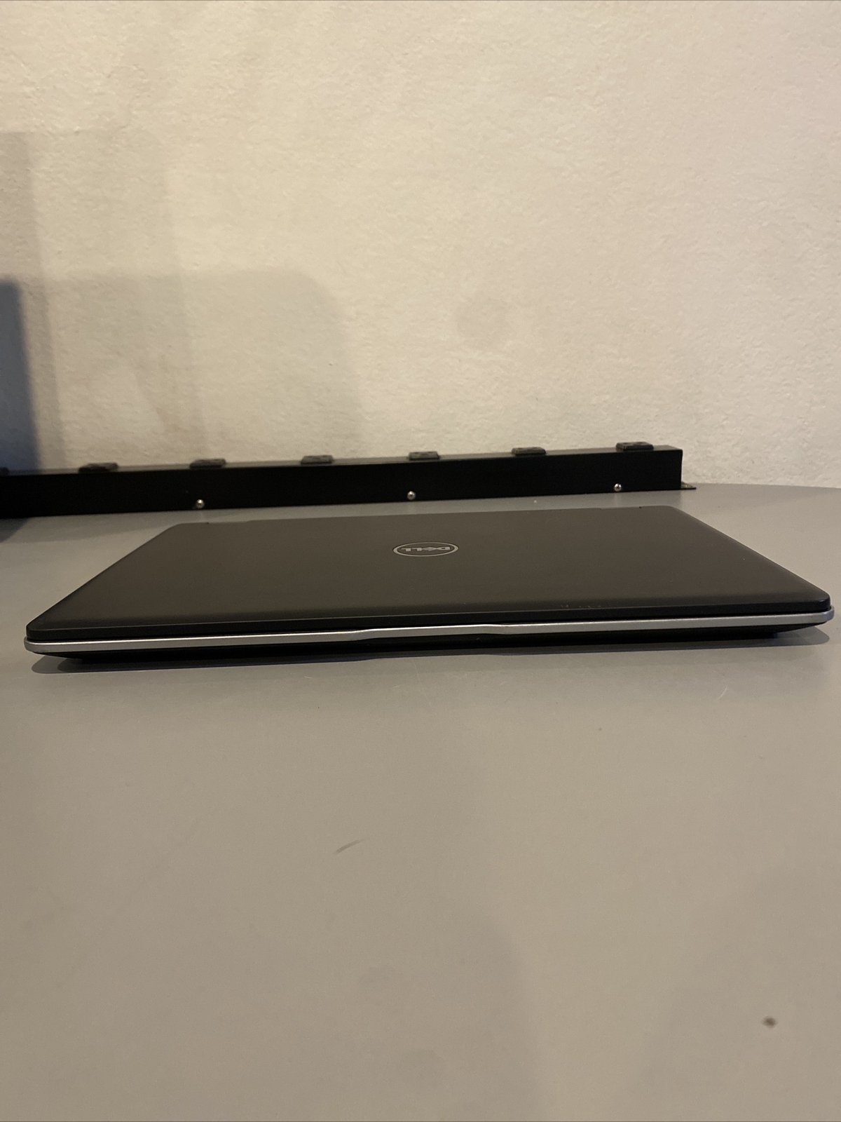 Dell Latitude E6430U i7 No Video. Sold as not working for parts.