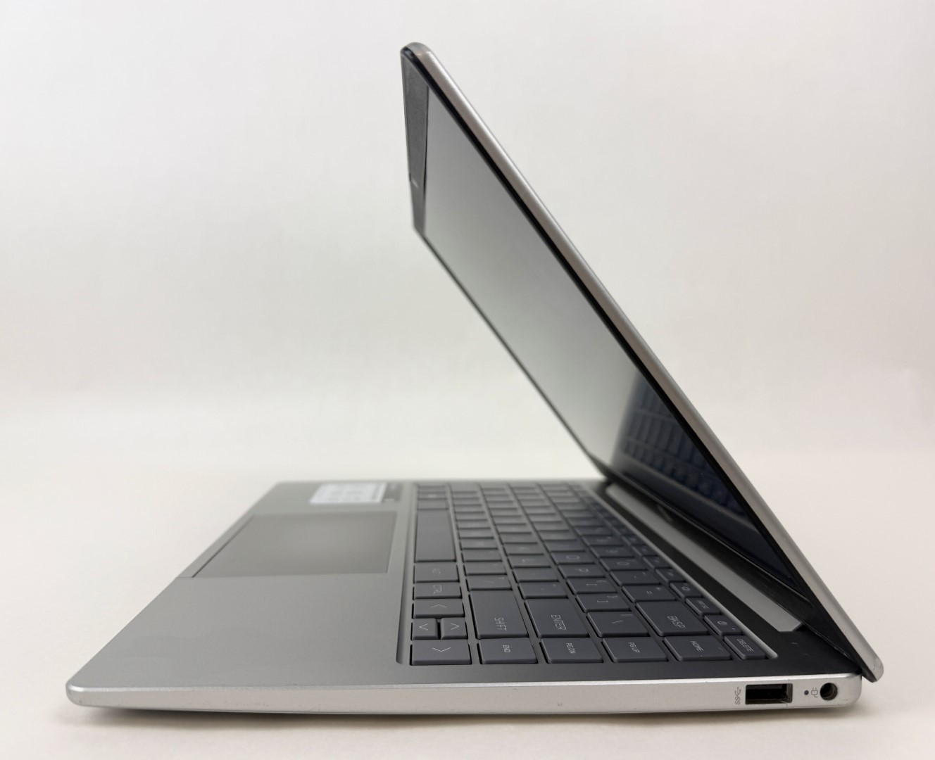 HP 14-ep0033cl 14″ FHD i3-1315U 8GB 512B SSD W11H