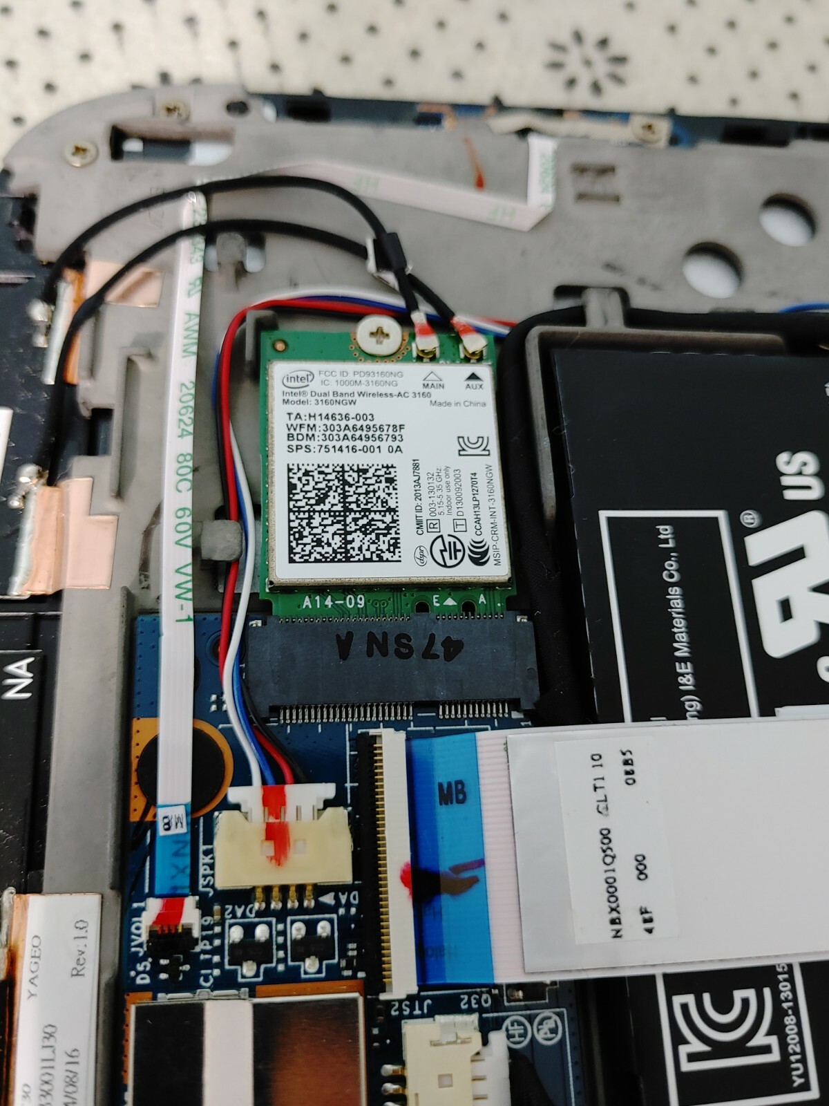 HP Split X2 13-r100dx 13.3″ For Parts as is