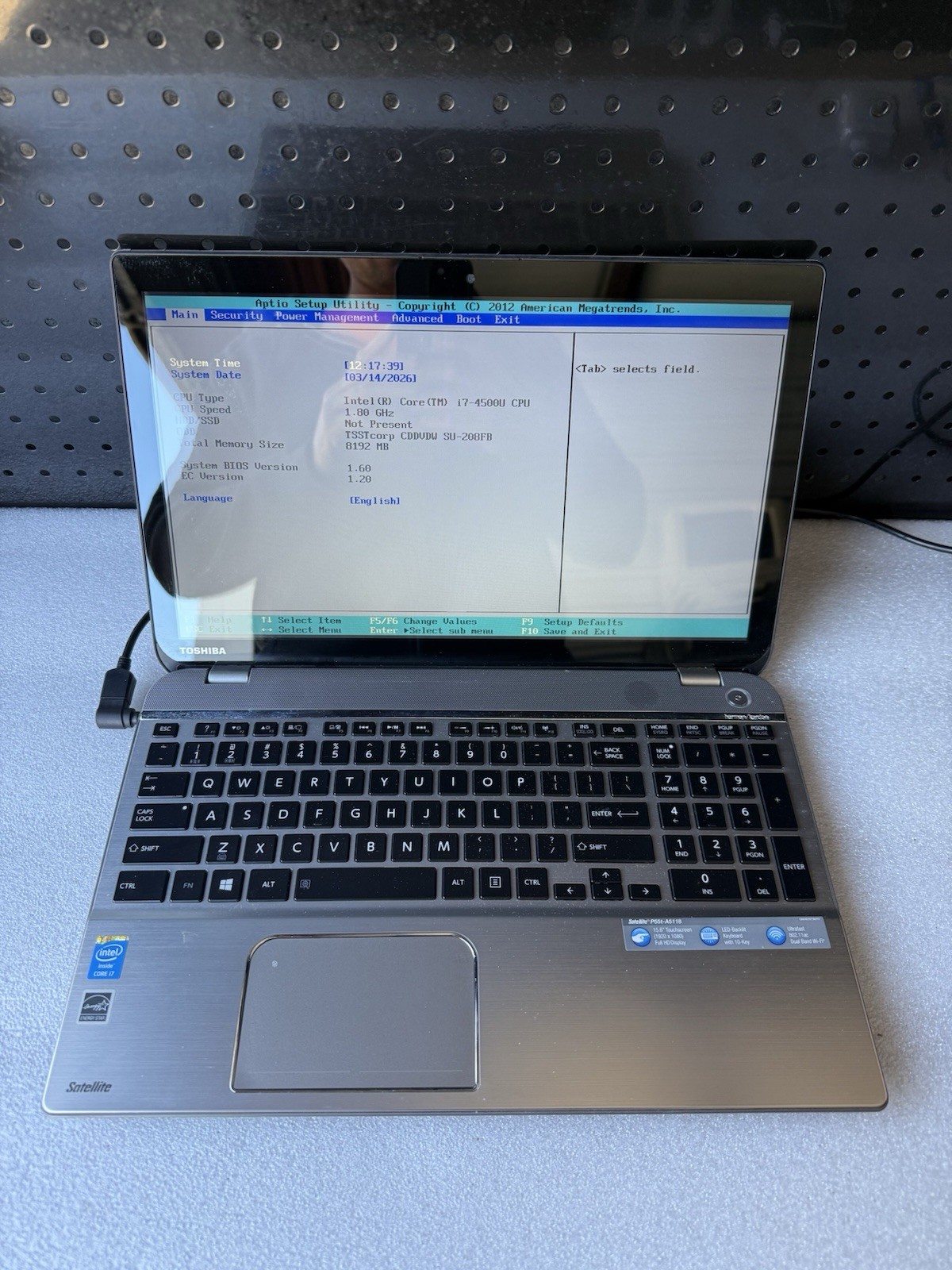 Toshiba Satellite P55T-A5118 Intel Core i7-4500U 1.80 GHz 8 GB RAM NO HDD/OS