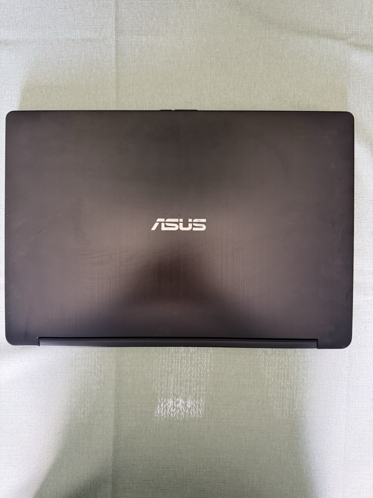 ASUS Q502L 15.6″ Intel Core i5 8GB Windows Black ( turns on, forgot password)