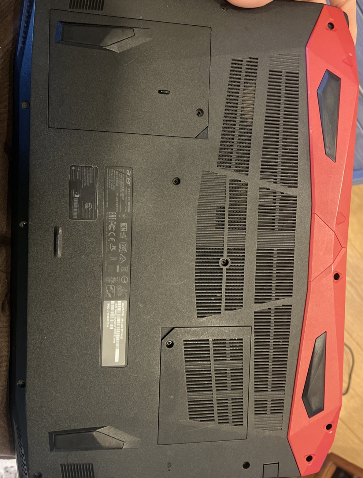 Acer Predator Helios 300 15.6in. (256GB, Intel Core i7 7th Gen., 2.80GHz, 16GB)