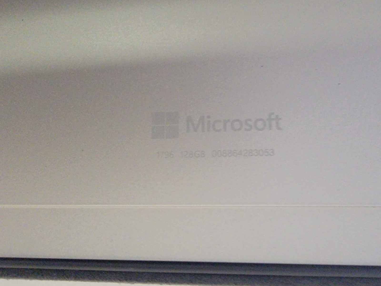 Microsoft Surface Pro 5 Intel m3-7Y30 1.00GHz 4GB RAM 128GB M.2 NVMe Win 10 P