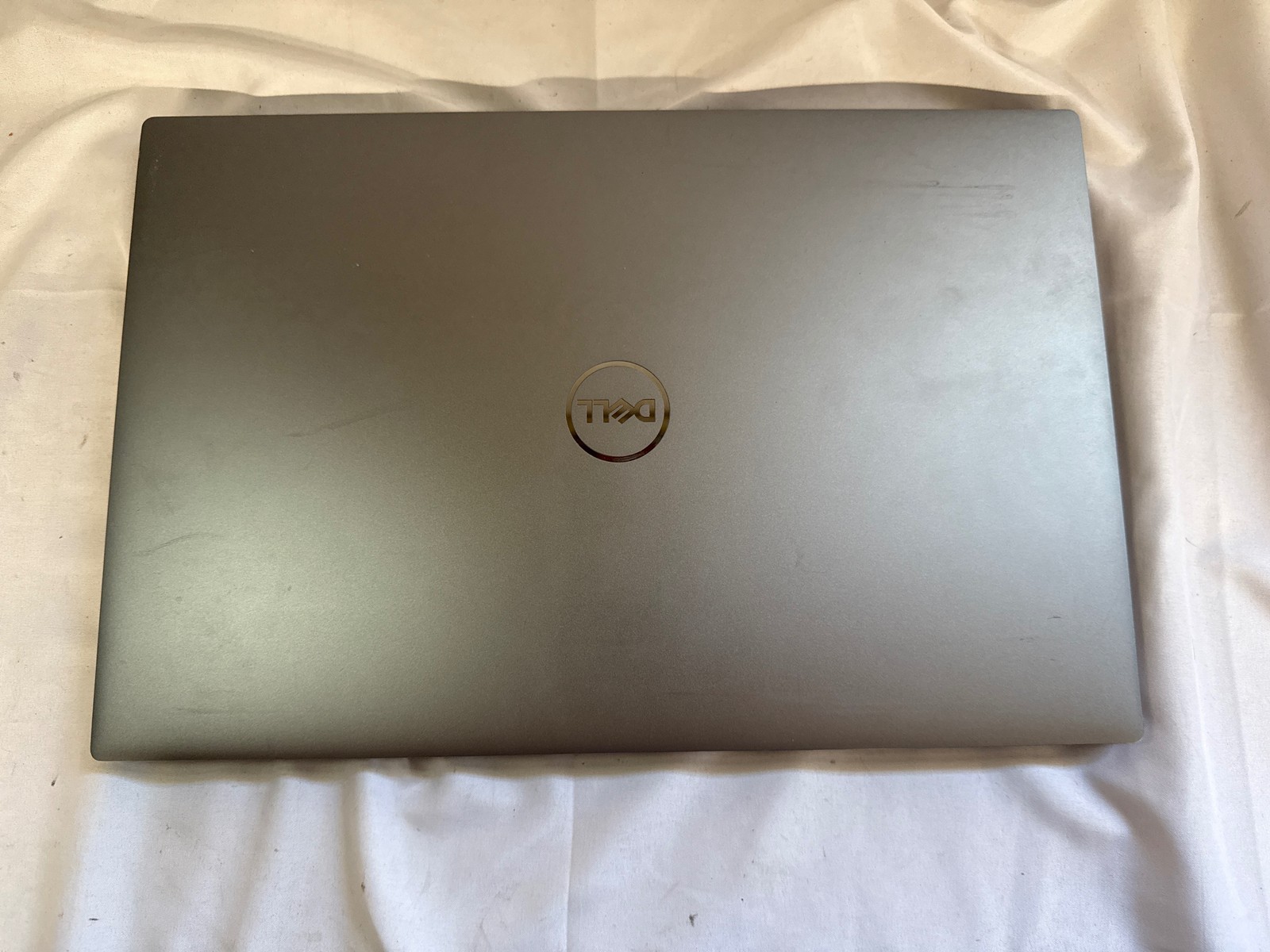 Dell Precision 5550 Intel Core i7-10750H @ 2.60GHz 32 GB 512 GB 15.6″